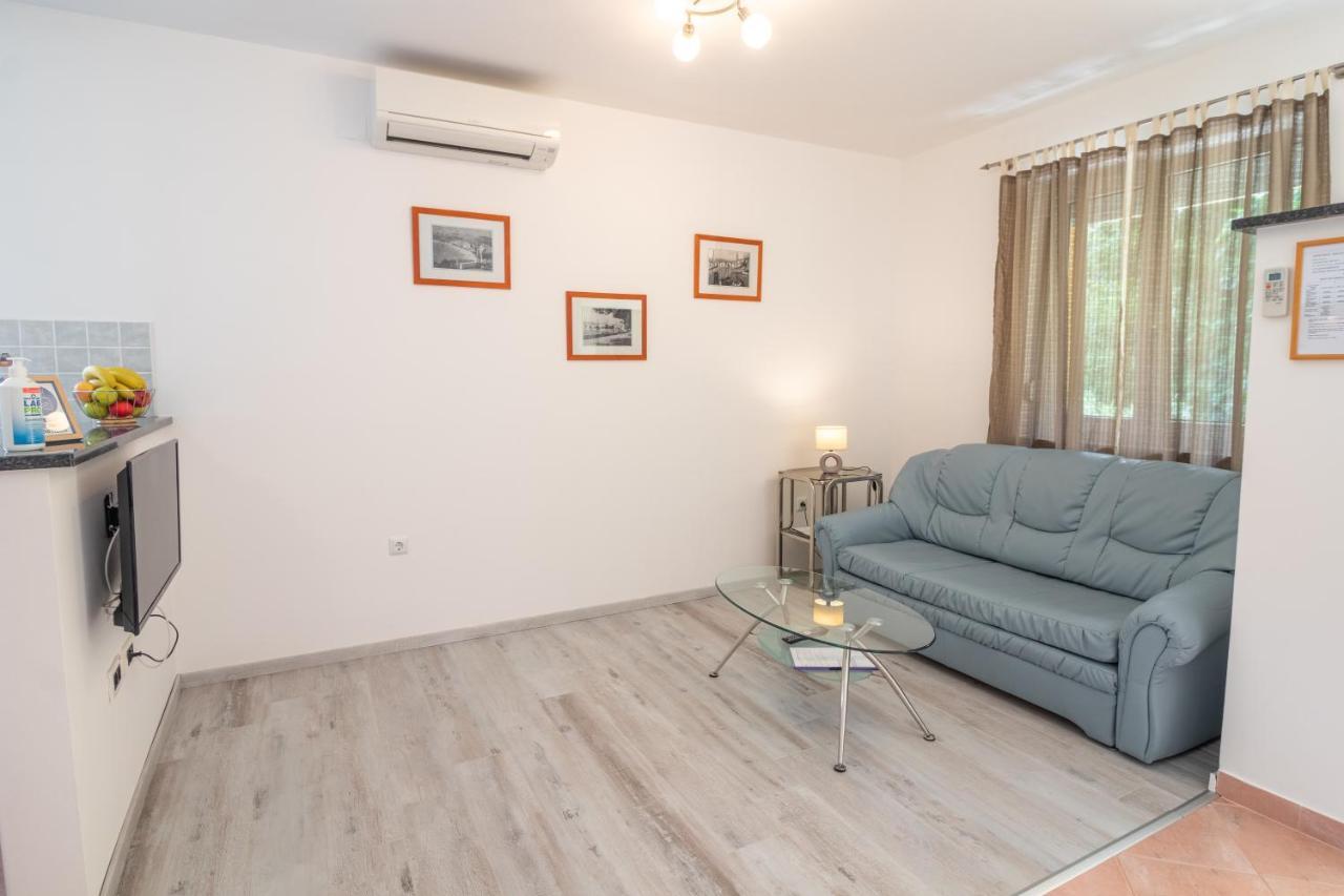 Apartments Gracia Baska  Exterior photo