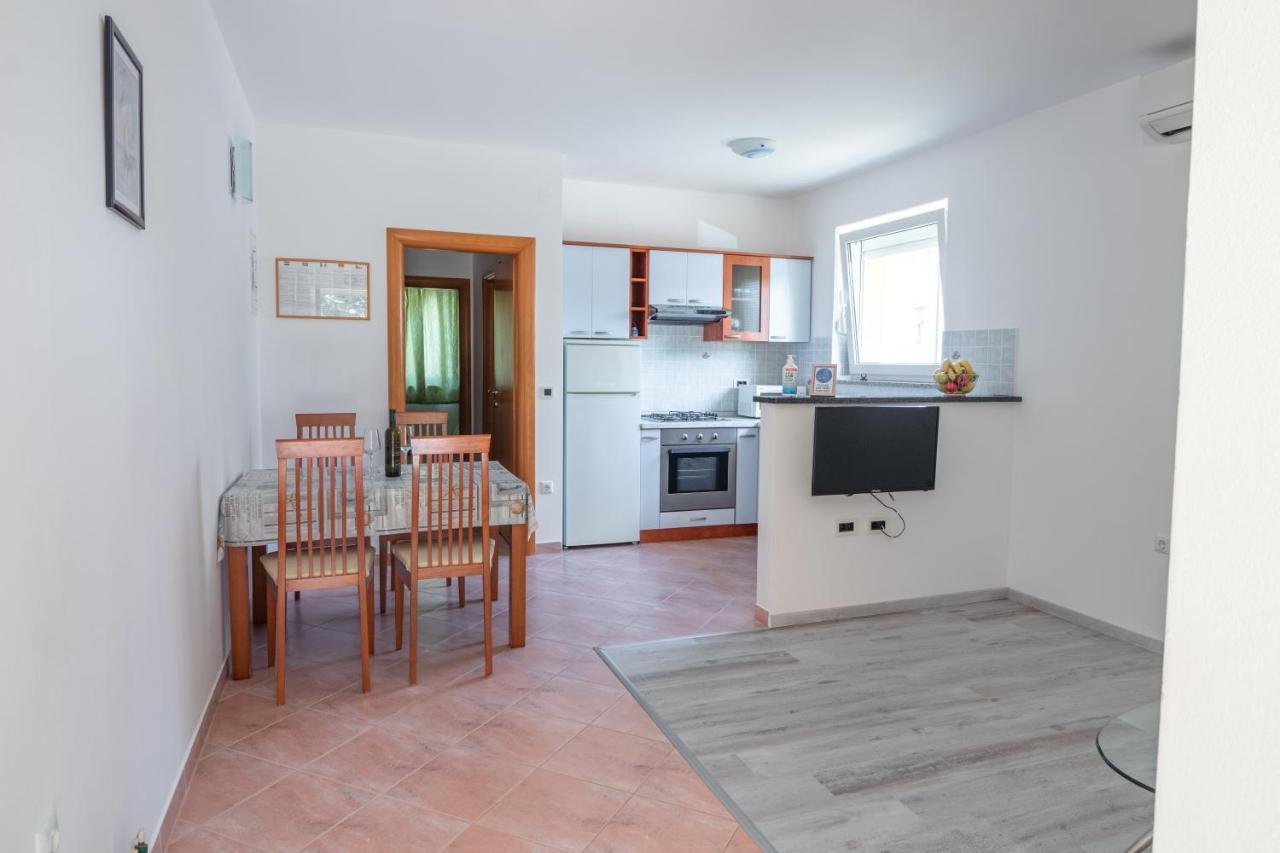Apartments Gracia Baska  Exterior photo